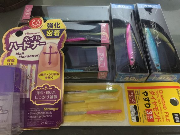 100均でメタルジグと、ルアーの塗装保護用トップコート、フック研ぐ用のダイヤモンドシャープナーを調達